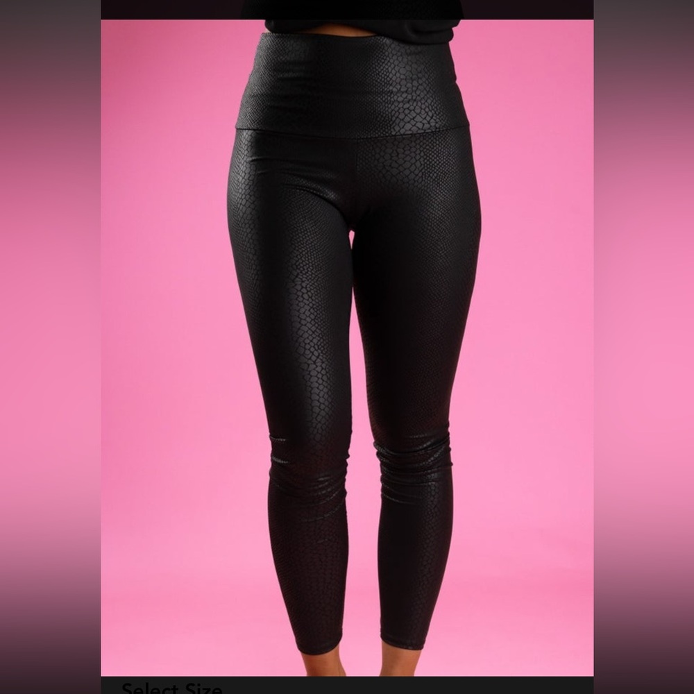 NWOT Shein Crocodile Print Leggings Black Size 3X